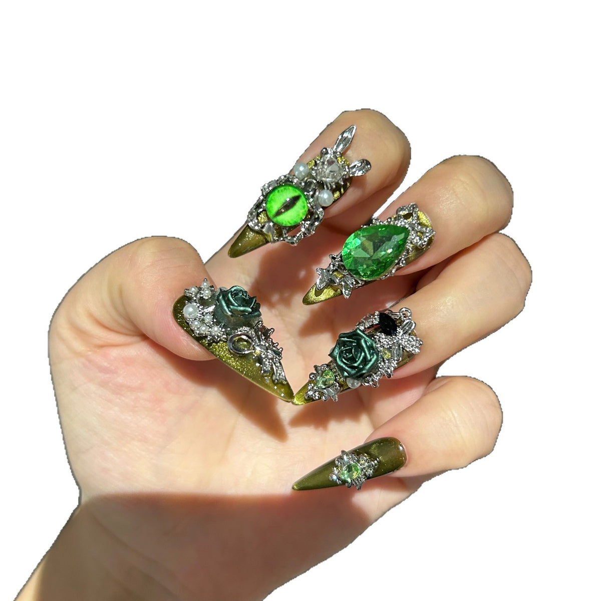 Handmade Olive Green Cat Eye Press On Nails, Long Stiletto Witch Fantasy False Nails with 3D Dark Green Roses, Green Devil Eye Charms, Emerald Rhinestones, Pearls, Silver Bows & Dangling Silver Chains, Reusable Fake Nails for Cosplay, Halloween & Party